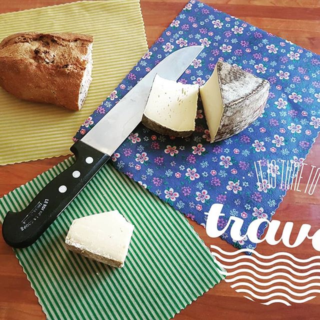 Emballez un petit bout de fromage avec les beeswraps de L'abeille qui emballe