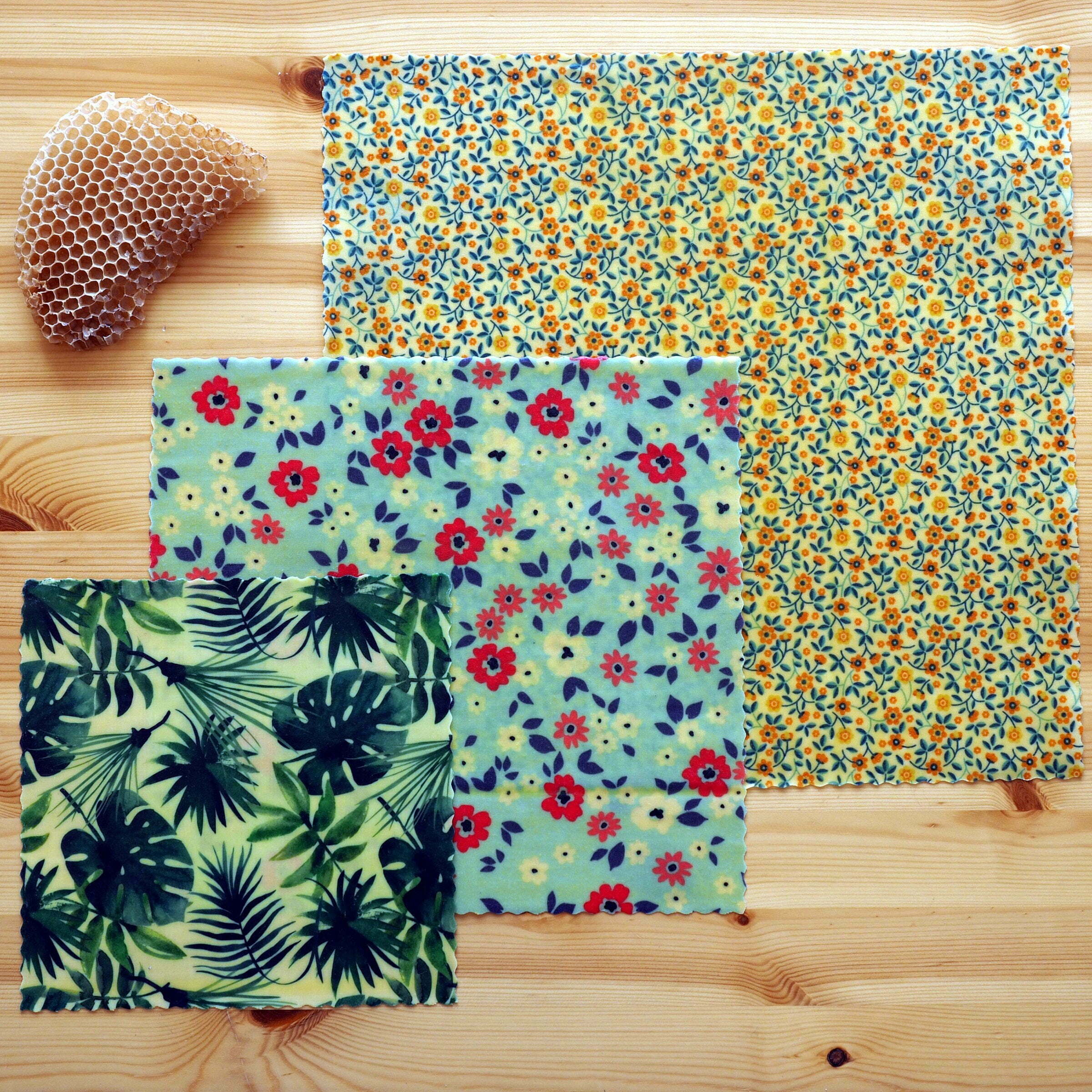 Motifs du pack découverte de 3 bee wraps tailles S/M/L, collection "fleurs des champs"
